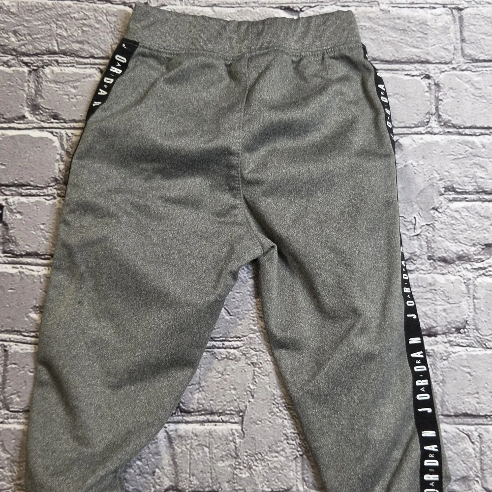 Jordan Boys 2-Piece Track Suit Set Full Zip Jacket Pants Gray/Black 18M